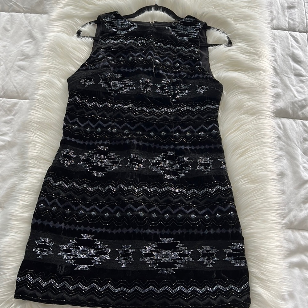 ALICE + OLIVIA Black Blue Beaded Jacquard Southwest Velvet Clyde Shift - Picture 4 of 10